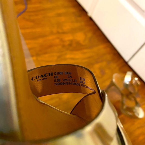 Gold Coach Heels Size 5.5 - Picture 9 of 10